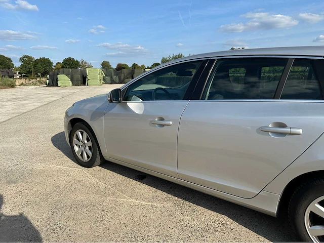 Volvo v60 2012 benzine - afbeelding 38 van  41