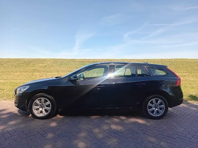 Volvo v60 2.0t kinetic, 39-pns-1 - afbeelding 12 van  22