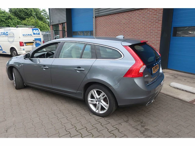 Volvo v60 2.4 d5 tw.en. l. ed, kf-193-f - afbeelding 10 van  17