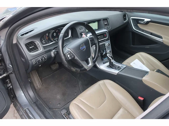 Volvo v60 2.4 d5 tw.en. l. ed, kf-193-f - afbeelding 17 van  17