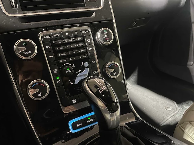Volvo v60 2.4 d5 twin engine special edition 215pk 2015, gz-344-n - afbeelding 16 van  51