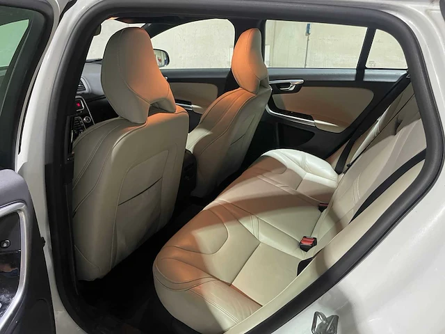 Volvo v60 2.4 d5 twin engine special edition 215pk 2015, gz-344-n - afbeelding 30 van  51