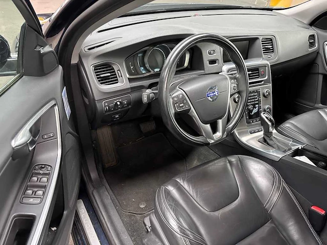 Volvo v60 2.4 d6 awd pl.i sum , 2-sjp-52 - afbeelding 18 van  22