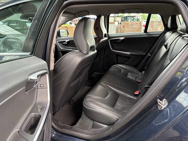 Volvo v60 2.4 d6 awd pl.i sum , 2-sjp-52 - afbeelding 19 van  22