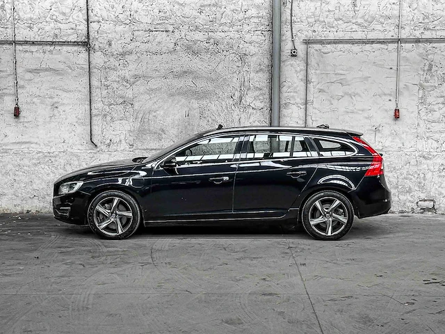 Volvo v60 2.4 d6 awd pl.i sum. 215pk 2013, 4-sjx-92 - afbeelding 6 van  39