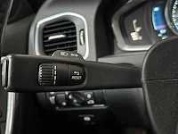 Volvo v60 2.4 d6 awd pl.i sum. 215pk 2013, 4-sjx-92 - afbeelding 19 van  39