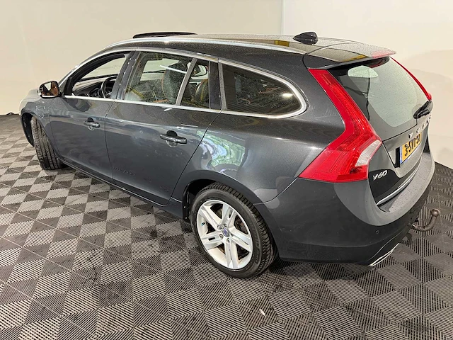 Volvo v60 2.4 d6 awd pl.i sum, 3-svt-51 - afbeelding 6 van  13