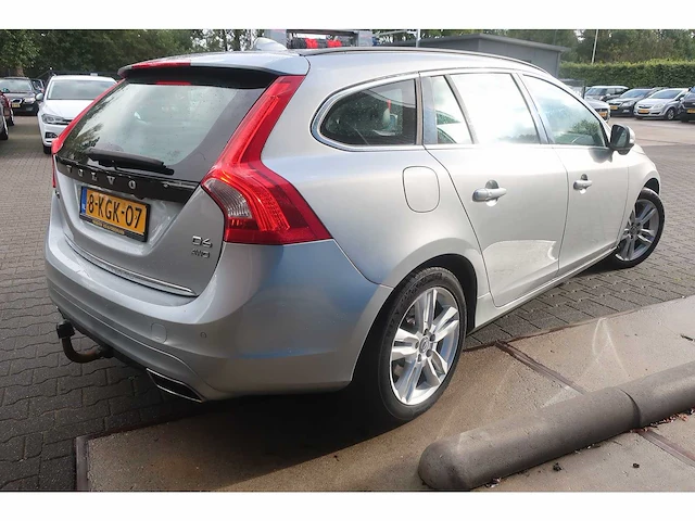 Volvo v60 2.4 d6 awd pl.i sum, 8-kgk-07 - afbeelding 11 van  16