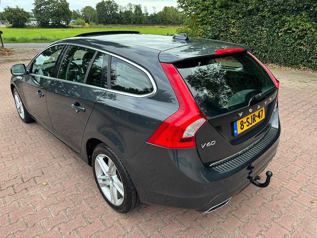 Volvo v60 2.4 d6 awd pl.i sum. 8-sjr-47 - afbeelding 24 van  29
