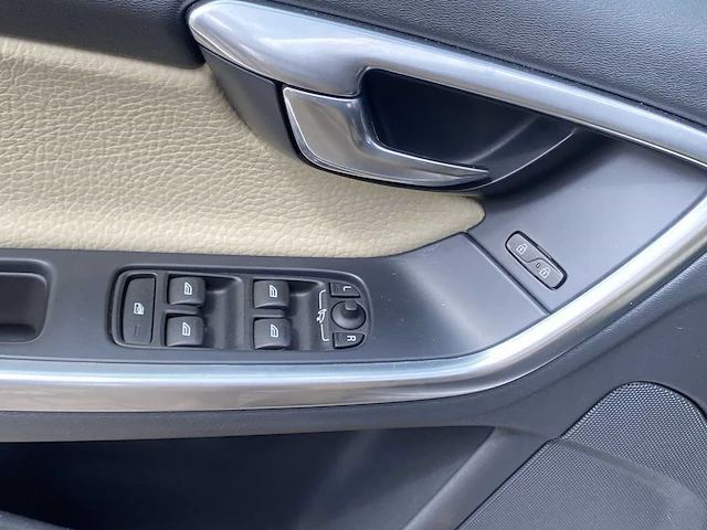 Volvo v60 2.4 d6 awd plug-in hybrid summum 2013 | 5-shn-41 - afbeelding 6 van  34