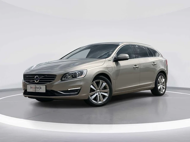 Volvo v60 2.4 d6 awd plug-in hybrid summum 2013 | 5-shn-41 - afbeelding 1 van  34