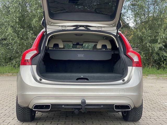 Volvo v60 2.4 d6 awd plug-in hybrid summum 2013 | 5-shn-41 - afbeelding 20 van  34