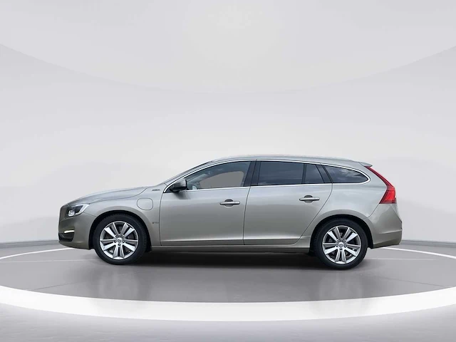 Volvo v60 2.4 d6 awd plug-in hybrid summum 2013 | 5-shn-41 - afbeelding 23 van  34