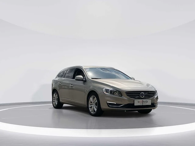 Volvo v60 2.4 d6 awd plug-in hybrid summum 2013 | 5-shn-41 - afbeelding 33 van  34