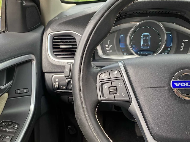 Volvo v60 2.4 d6 awd plug-in hybrid summum 2013 | 5-shn-41 - afbeelding 11 van  34