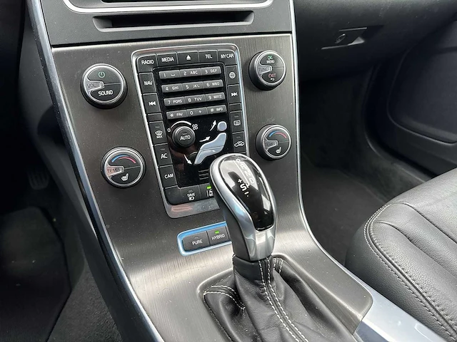 Volvo v60 2.4 d6 awd plug-in hybrid summum 2014 | 3-thj-69 - afbeelding 6 van  27