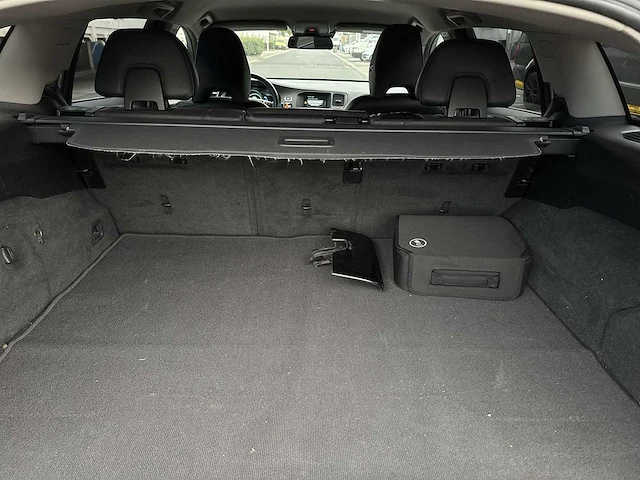 Volvo v60 2.4 d6 awd plug-in hybrid summum 2014 | 3-thj-69 - afbeelding 15 van  27