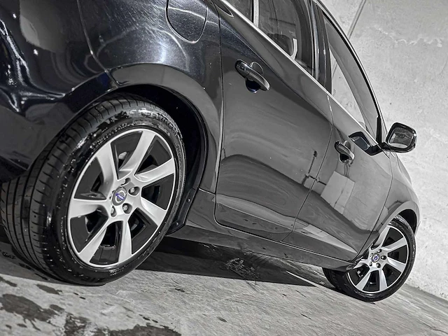 Volvo v60 2.4 d6 awd plug-in hybrid summum 215pk 2013, 9-spl-27 - afbeelding 4 van  56