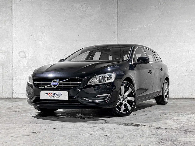Volvo v60 2.4 d6 awd plug-in hybrid summum 215pk 2013, 9-spl-27 - afbeelding 1 van  56