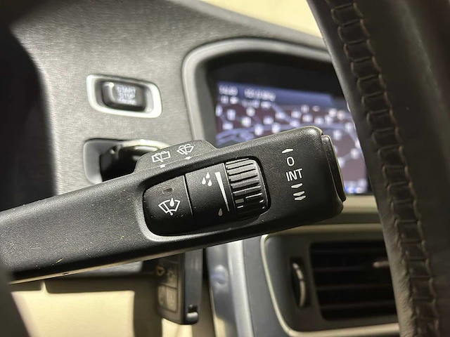 Volvo v60 2.4 d6 awd plug-in hybrid summum 215pk 2013, 9-spl-27 - afbeelding 19 van  56