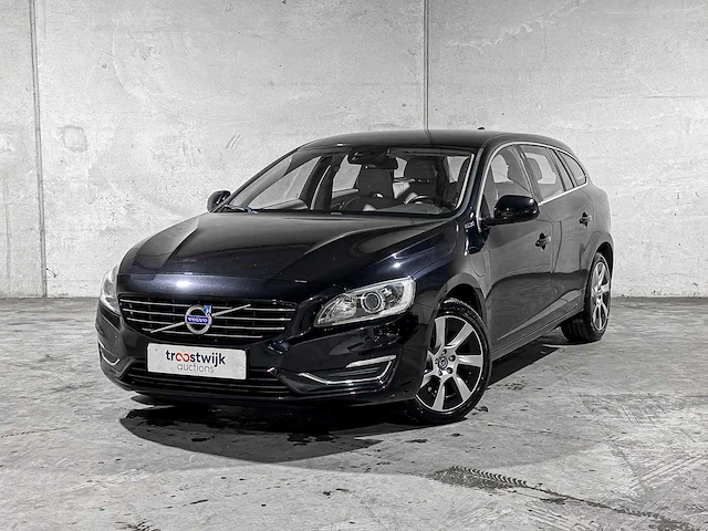Volvo v60 2.4 d6 awd plug-in hybrid summum 215pk 2013, 9-spl-27 - afbeelding 12 van  56