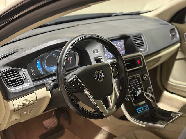 Volvo v60 2.4 d6 awd plug-in hybrid summum 215pk 2013, 9-spl-27 - afbeelding 24 van  56