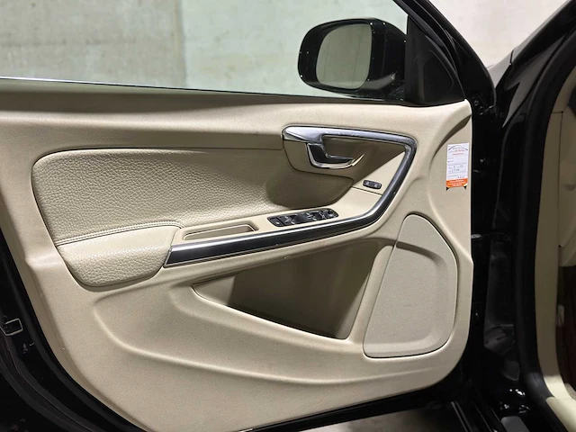 Volvo v60 2.4 d6 awd plug-in hybrid summum 215pk 2013, 9-spl-27 - afbeelding 25 van  56