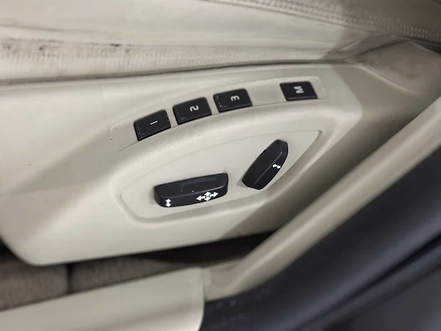 Volvo v60 2.4 d6 awd plug-in hybrid summum 215pk 2013, 9-spl-27 - afbeelding 27 van  56