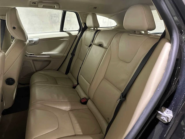 Volvo v60 2.4 d6 awd plug-in hybrid summum 215pk 2013, 9-spl-27 - afbeelding 35 van  56