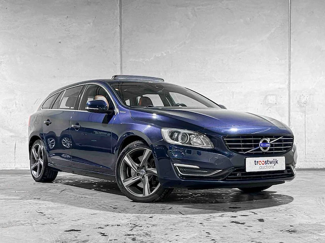 Volvo v60 2.4 d6 awd plug-in hybrid summum 286pk 2014, 4-tjx-19 - afbeelding 2 van  81