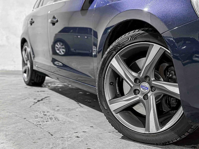 Volvo v60 2.4 d6 awd plug-in hybrid summum 286pk 2014, 4-tjx-19 - afbeelding 4 van  81