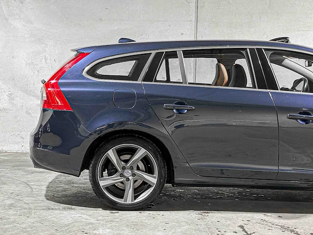 Volvo v60 2.4 d6 awd plug-in hybrid summum 286pk 2014, 4-tjx-19 - afbeelding 8 van  81
