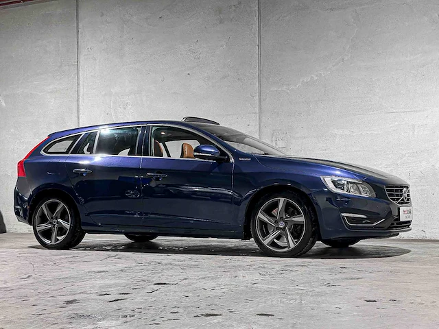 Volvo v60 2.4 d6 awd plug-in hybrid summum 286pk 2014, 4-tjx-19 - afbeelding 10 van  81