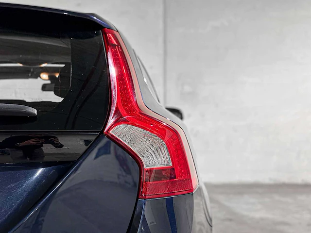 Volvo v60 2.4 d6 awd plug-in hybrid summum 286pk 2014, 4-tjx-19 - afbeelding 19 van  81