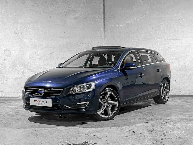 Volvo v60 2.4 d6 awd plug-in hybrid summum 286pk 2014, 4-tjx-19 - afbeelding 12 van  81