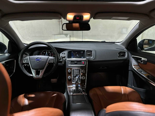Volvo v60 2.4 d6 awd plug-in hybrid summum 286pk 2014, 4-tjx-19 - afbeelding 30 van  81