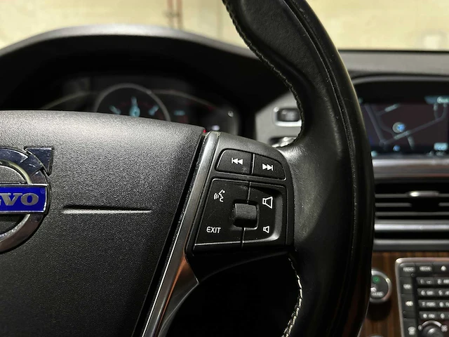 Volvo v60 2.4 d6 awd plug-in hybrid summum 286pk 2014, 4-tjx-19 - afbeelding 36 van  81