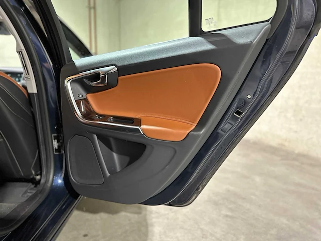 Volvo v60 2.4 d6 awd plug-in hybrid summum 286pk 2014, 4-tjx-19 - afbeelding 63 van  81