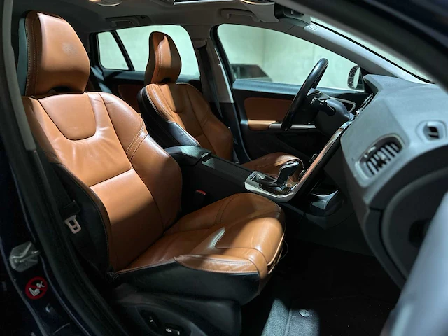 Volvo v60 2.4 d6 awd plug-in hybrid summum 286pk 2014, 4-tjx-19 - afbeelding 64 van  81