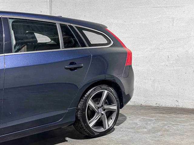 Volvo v60 2.4 d6 awd plug-in hybrid summum 286pk 2014, 4-tjx-19 - afbeelding 56 van  81