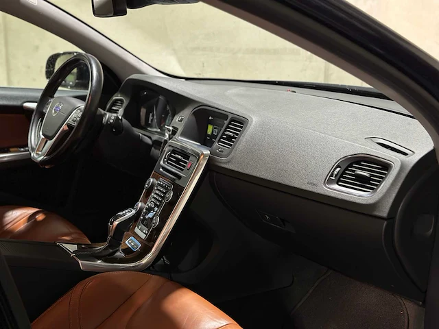 Volvo v60 2.4 d6 awd plug-in hybrid summum 286pk 2014, 4-tjx-19 - afbeelding 69 van  81