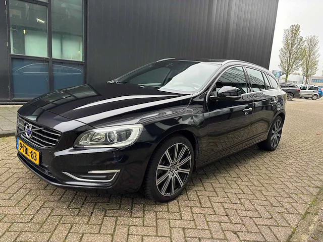 Volvo v60 2.4 d6 awd plug in hybrid summum automaat, 9-tbl-83 - afbeelding 1 van  24