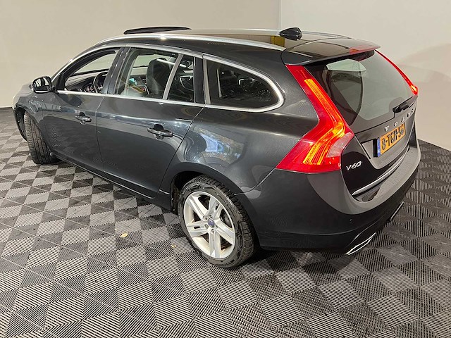 Volvo v60 2.4 d6 awd plug-in summum, 8-tgh-56 - afbeelding 7 van  14