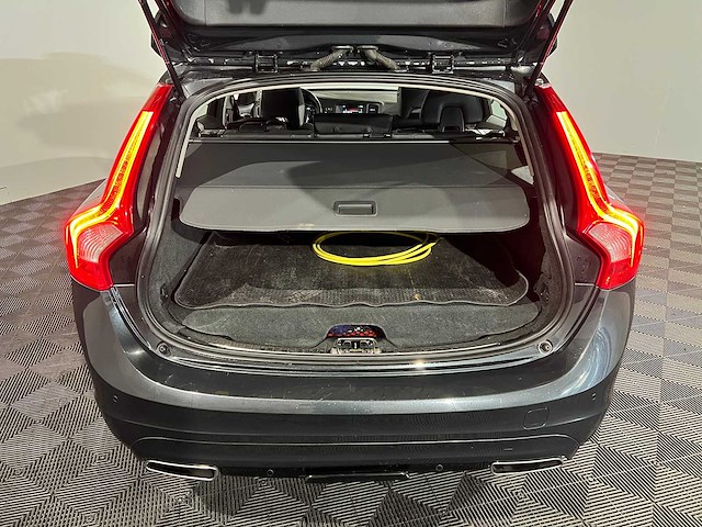 Volvo v60 2.4 d6 awd plug-in summum, 8-tgh-56 - afbeelding 9 van  14