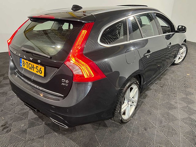 Volvo v60 2.4 d6 awd plug-in summum, 8-tgh-56 - afbeelding 10 van  14