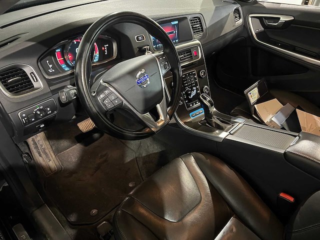 Volvo v60 2.4 d6 awd plug-in summum, 8-tgh-56 - afbeelding 13 van  14