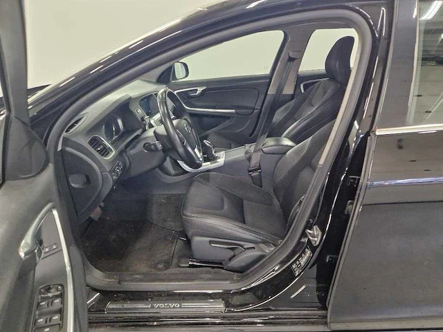 Volvo v60 2.4 d6 tw.en. summum , hf-080-j - afbeelding 17 van  21