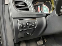 Volvo v60 2.4 d6 twin engine momentum 220pk 2015, hn-681-h - afbeelding 14 van  44