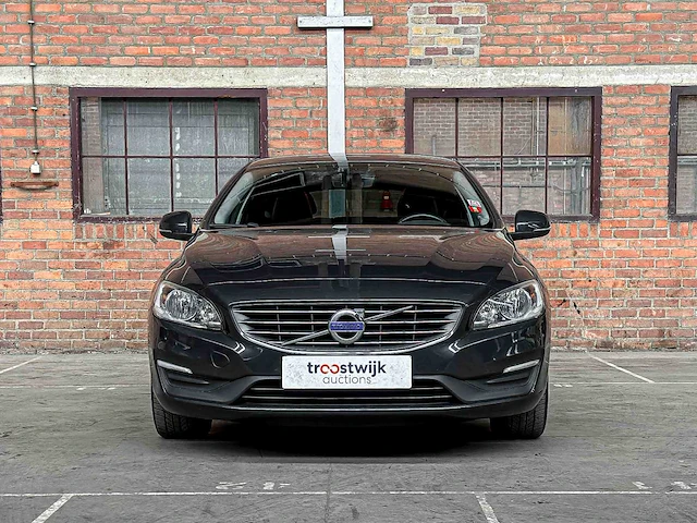 Volvo v60 2.4 d6 twin engine momentum 220pk 2015, hn-681-h - afbeelding 34 van  44