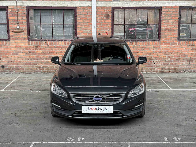 Volvo v60 2.4 d6 twin engine momentum 220pk 2015, hn-681-h - afbeelding 40 van  44